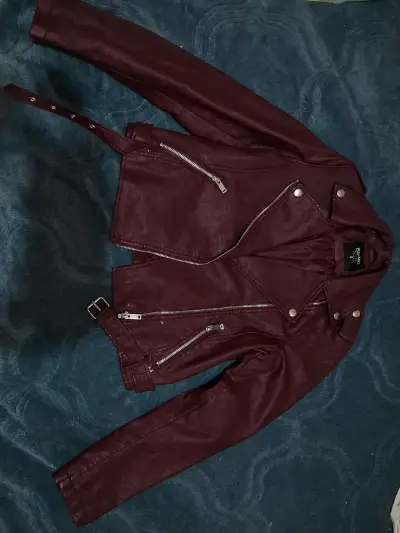 Chaqueta de cuero sintético burdeos para mujer - miniatura 1
