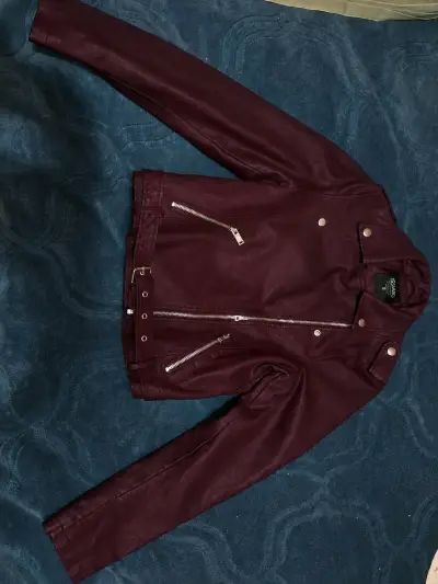 Chaqueta de cuero sintético burdeos para mujer - miniatura 3