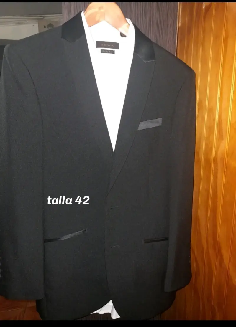 Terno negro slim fit talla 42