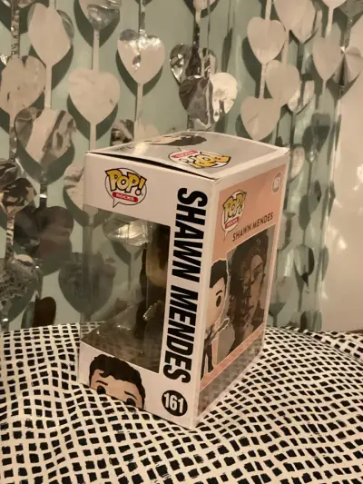 Figura Funko Pop Shawn Mendes 161 descontinuado - miniatura 3