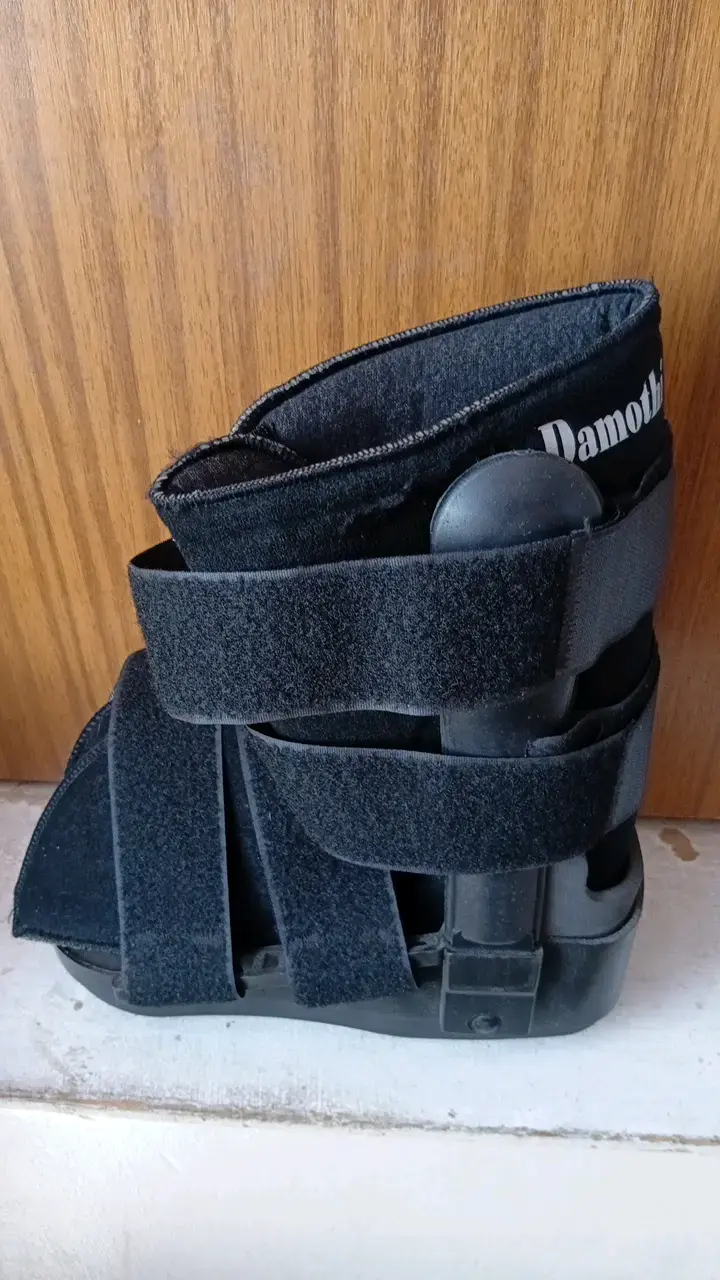 Bota ortopédica negra Damoth