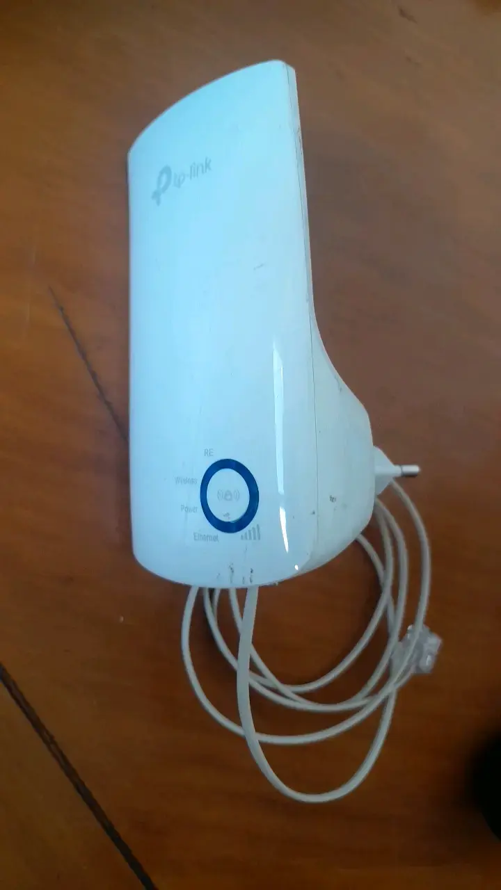 Repetidor WiFi TP-Link con enchufe