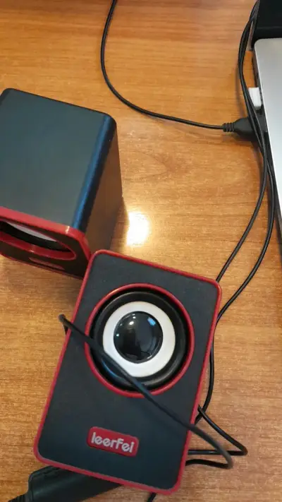 Parlantes compactos Leerfei con cable USB - miniatura 2