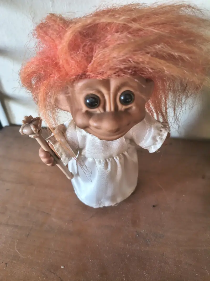 Muñeco troll vintage con cabello naranja