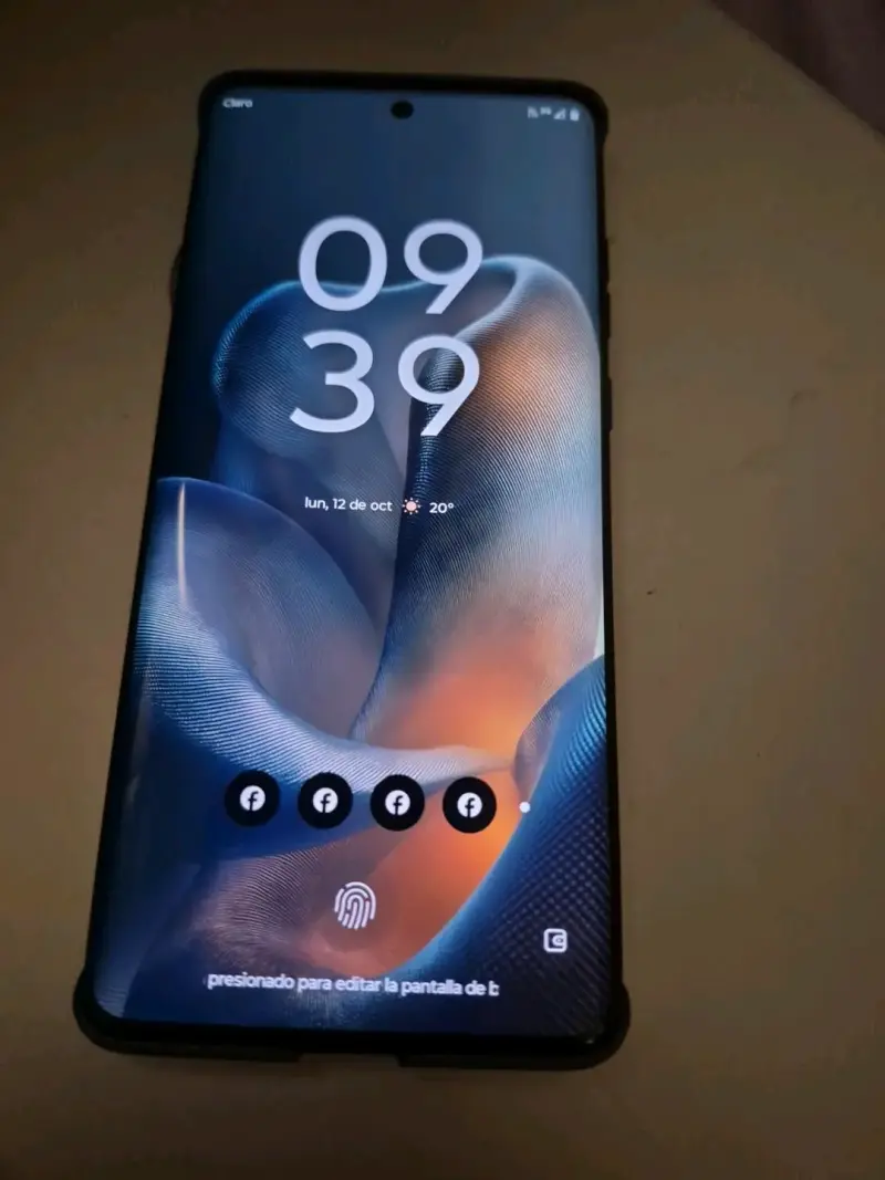 Smartphone Motorola Edge 60 con pantalla pOLED - 3