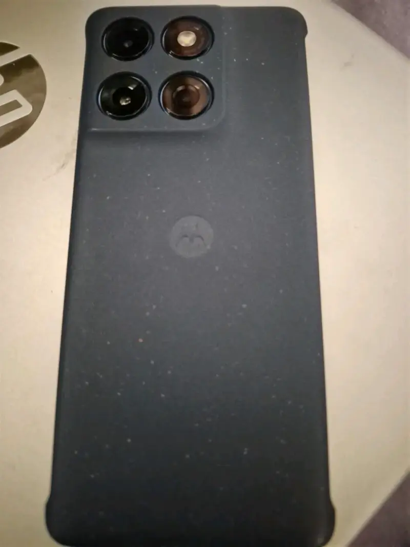 Smartphone Motorola Edge 60 con pantalla pOLED - 5
