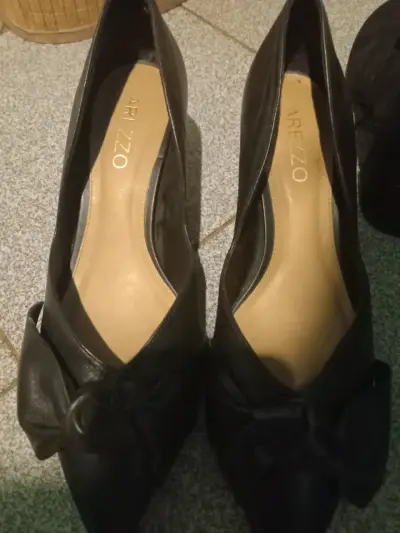 Zapatos de tacón negro Arezzo con lazo - miniatura 1