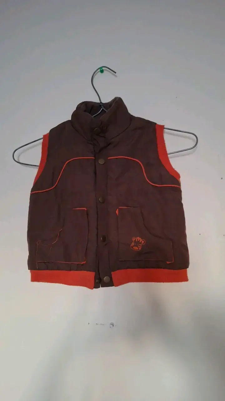 Chaleco infantil acolchado marrón y naranja - 1
