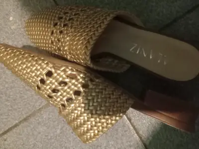 Zapatos tejidos dorados Alaniz para mujer - miniatura 2