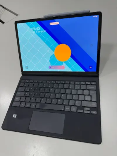 Tablet Samsung con teclado y lápiz - miniatura 1
