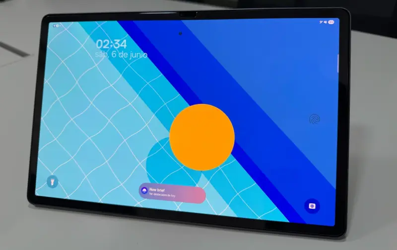 Tablet Samsung con teclado y lápiz - 4