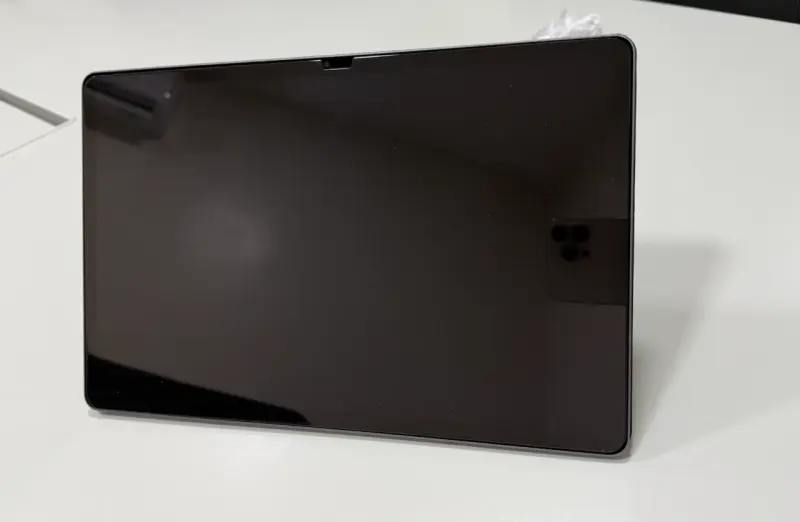 Tablet Samsung con teclado y lápiz - 5