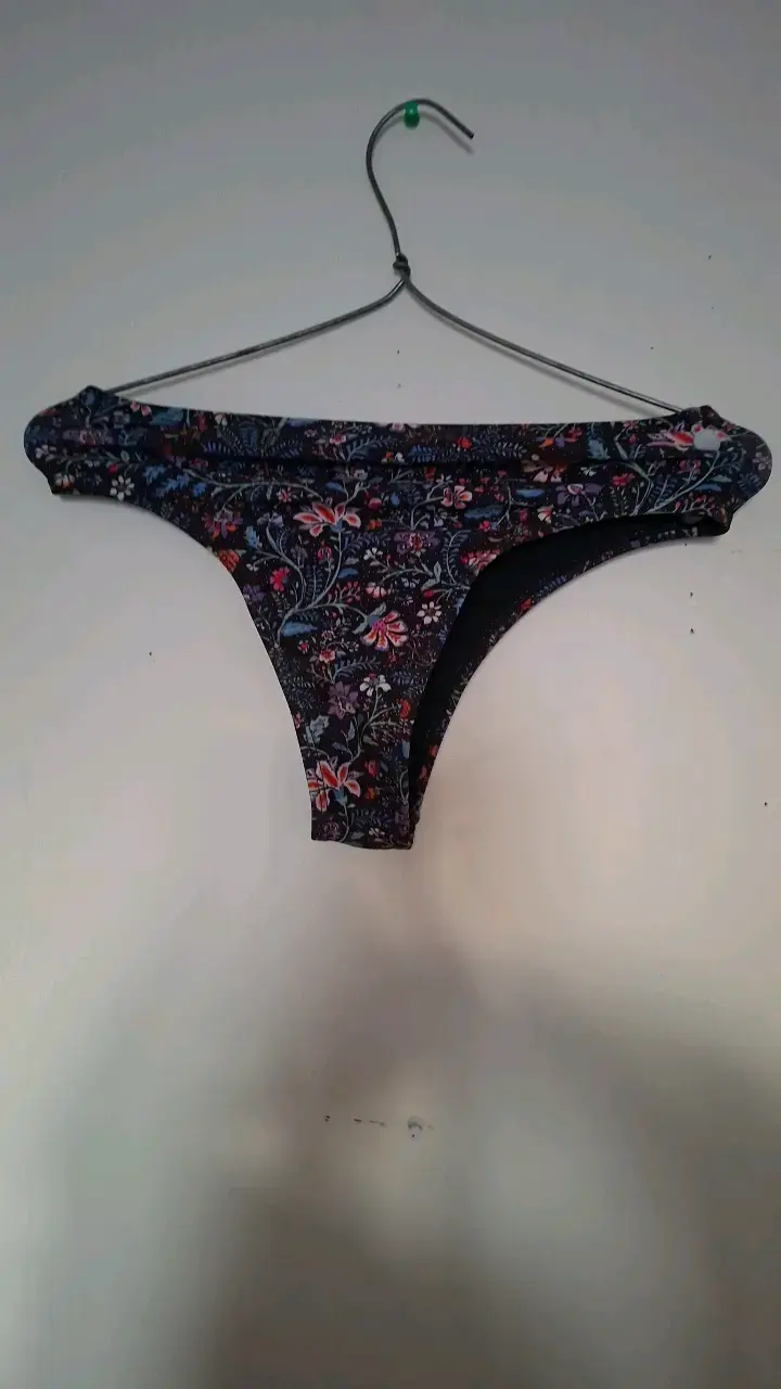 Bikini floral con volantes talla XS - 2