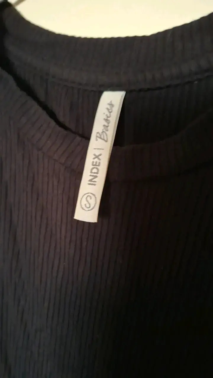 Polera sin mangas negra Index Basics - 2