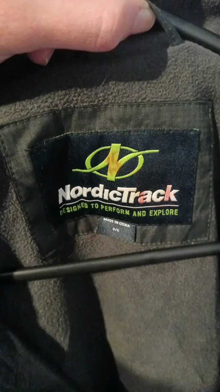 Chaqueta impermeable NordicTrack negra - 3