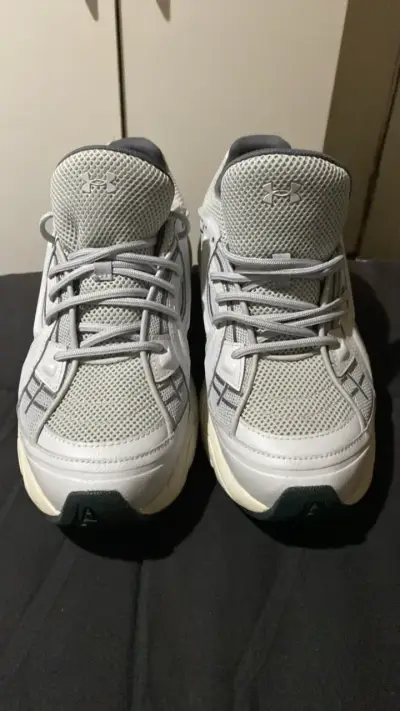 Zapatillas deportivas Under Armour blancas - miniatura 1