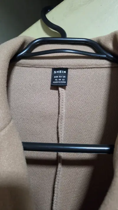 Abrigo largo beige Shein con botones XL - miniatura 2