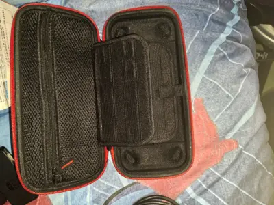 Estuche rígido para consola Nintendo Switch - miniatura 1