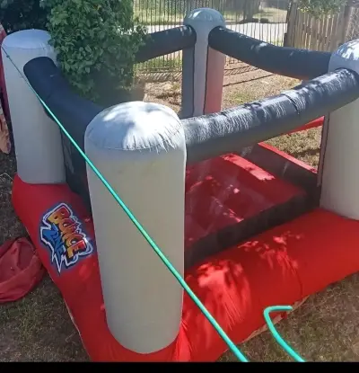 Castillo inflable Bounce Zone para niños - miniatura 1