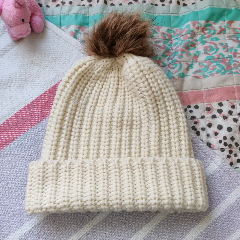 Gorro de lana con pompón beige Ghost - 1
