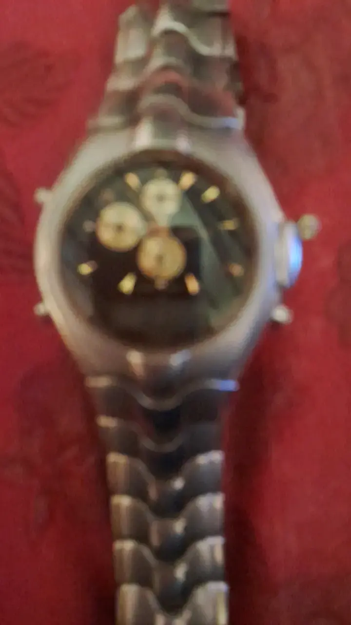 Reloj de pulsera metálico con cronógrafo - 1
