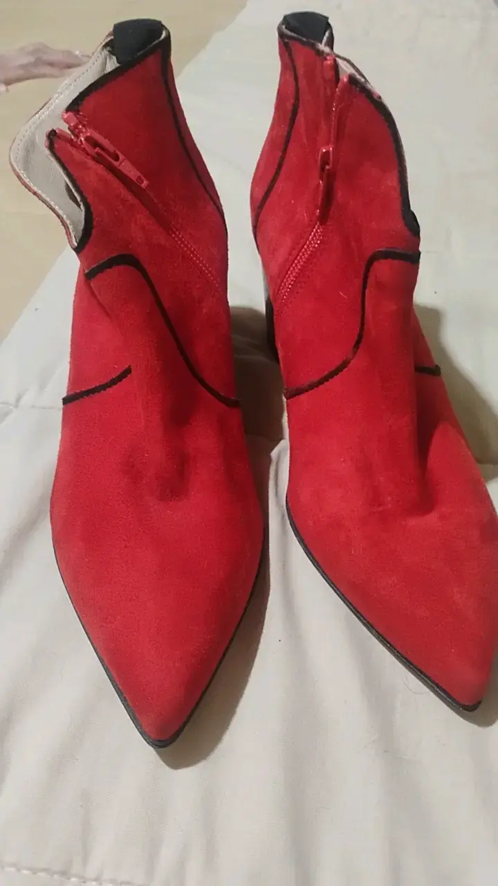 Botines rojos de gamuza con tacón - 1