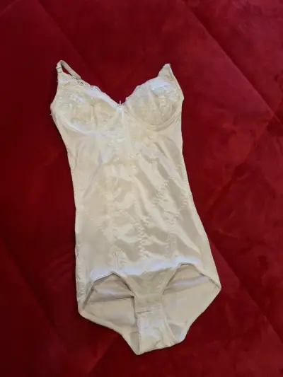 Body de encaje blanco para mujer - miniatura 1