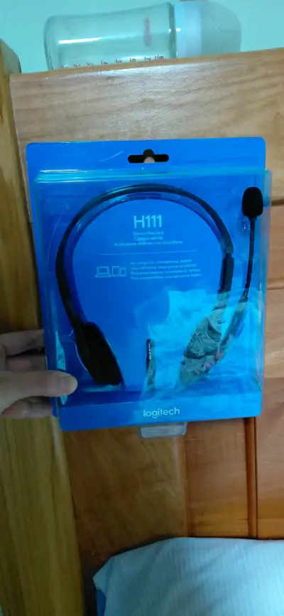 Auriculares estéreo con micrófono Logitech H111 - miniatura 1