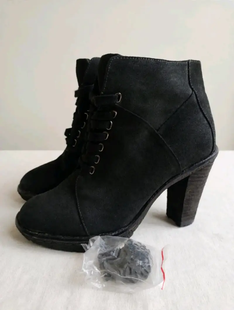 Botines de tacón alto cuero