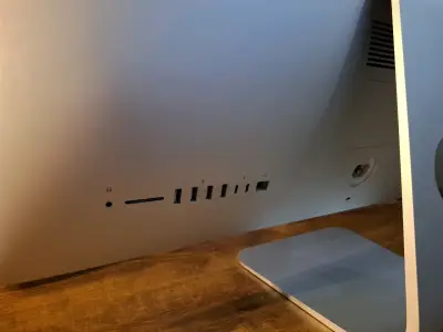 iMac 27' 5K  i7 4.2GHz RAM 48G GPU Radeon 8g  2Tb - miniatura 3