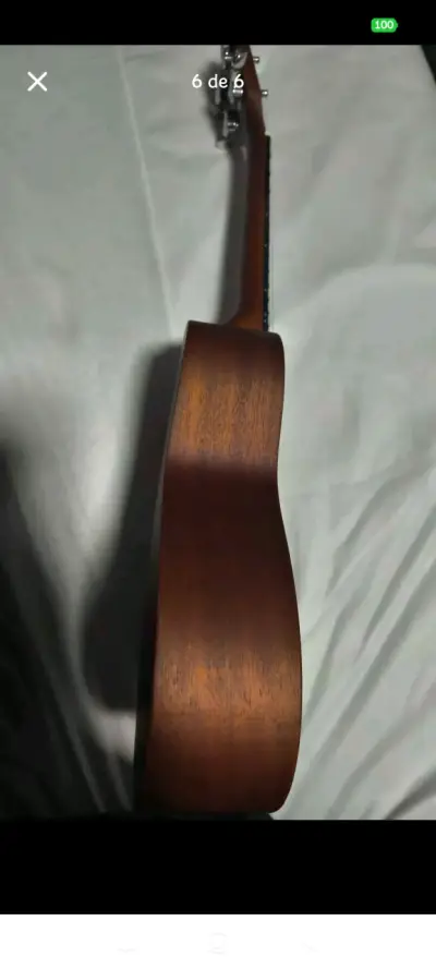 Ukulele de madera Ukuleland en buen estado - miniatura 6