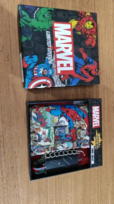 Billetera Marvel Edición Limitada con Cadena - miniatura 1