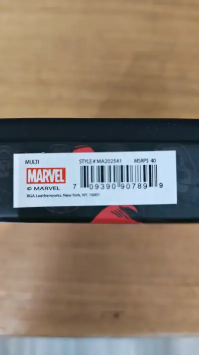 Billetera Marvel Edición Limitada con Cadena - miniatura 5