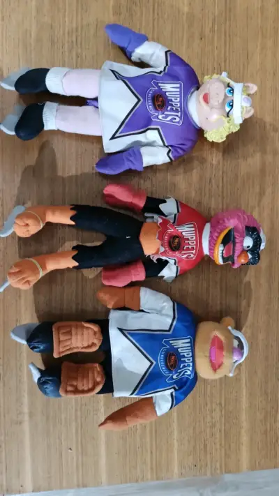 Peluches de Los Muppets en ropa de hockey - miniatura 1
