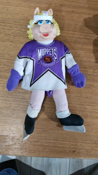 Peluches de Los Muppets en ropa de hockey - miniatura 3