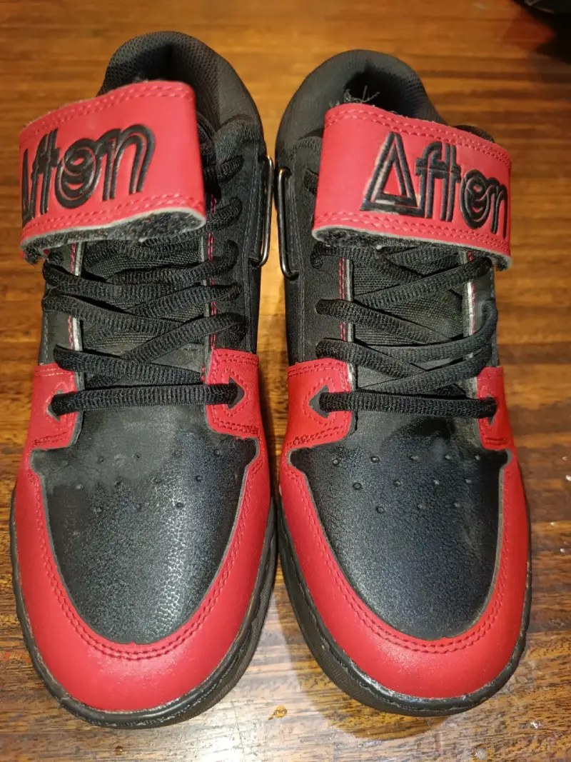 Zapatillas deportivas Afton negras y rojas - 3