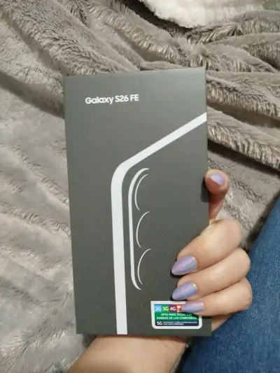 Smartphone Samsung Galaxy S26 FE 256GB - miniatura 1