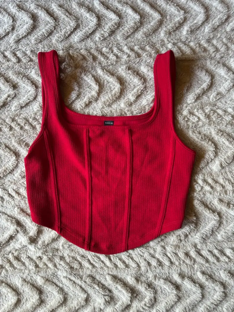 Top rojo sin mangas Shein - 1