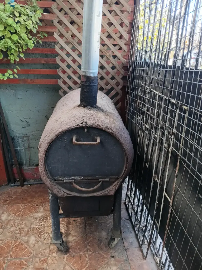 Horno de barro para exteriores con chimenea - 2
