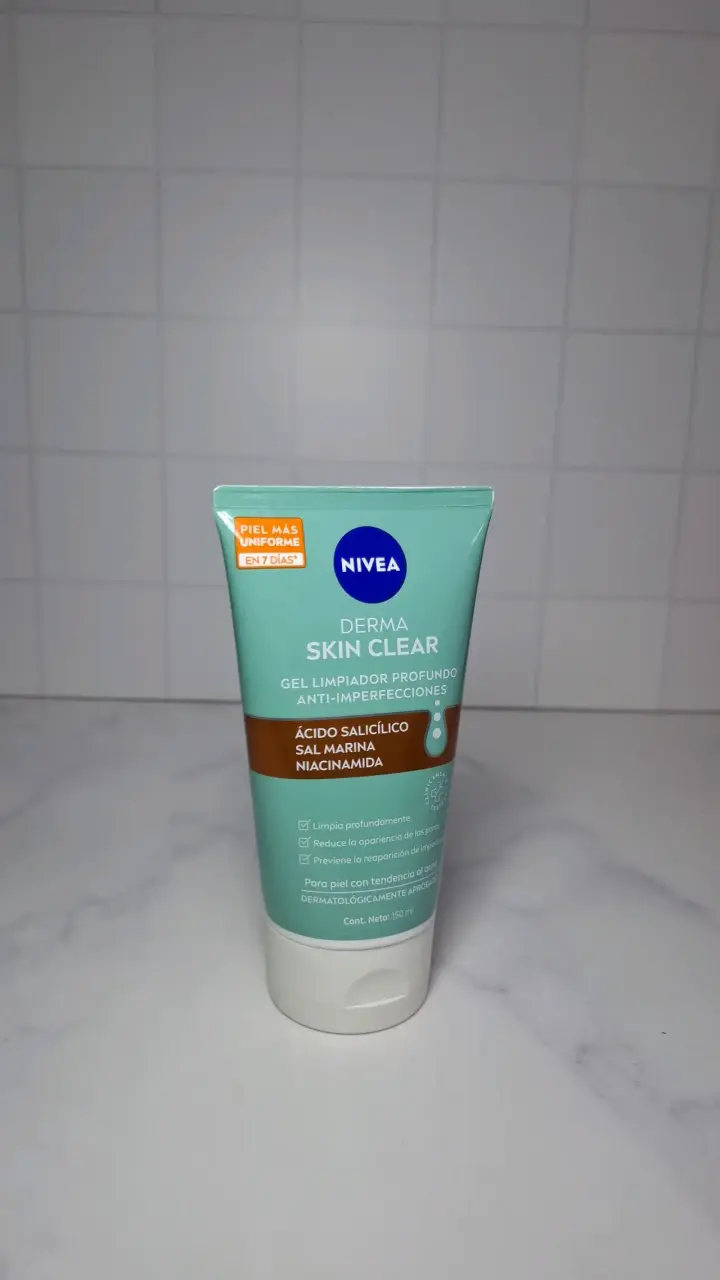 Gel limpiador Nivea Derma Skin Clear 150ml