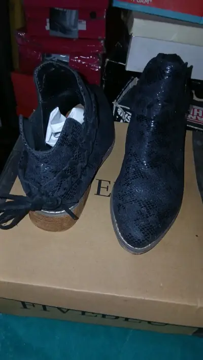 Botines negros de encaje para mujer - miniatura 1