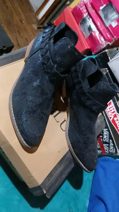 Botines negros de encaje para mujer - miniatura 3