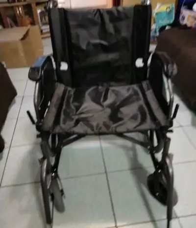 Silla de ruedas bariatrica hasta 120 kilos - miniatura 1