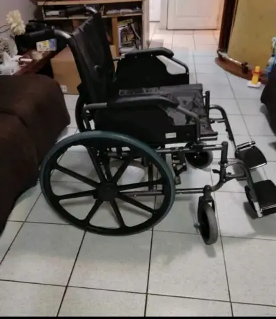 Silla de ruedas bariatrica hasta 120 kilos - miniatura 3