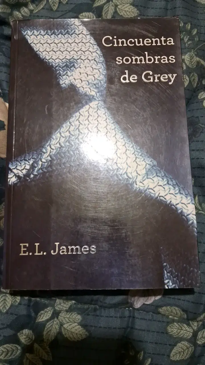 Libro Cincuenta Sombras de Grey E.L. James