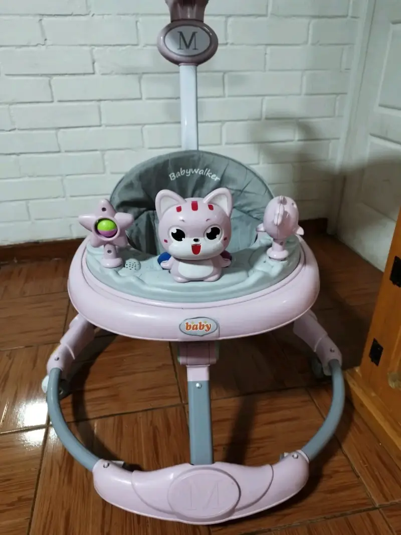 Andador para bebé con juguetes y toldo - 3