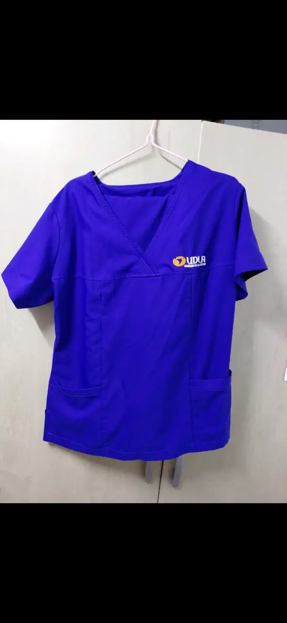 Uniforme médico azul UDLA (antifluidos) - 1