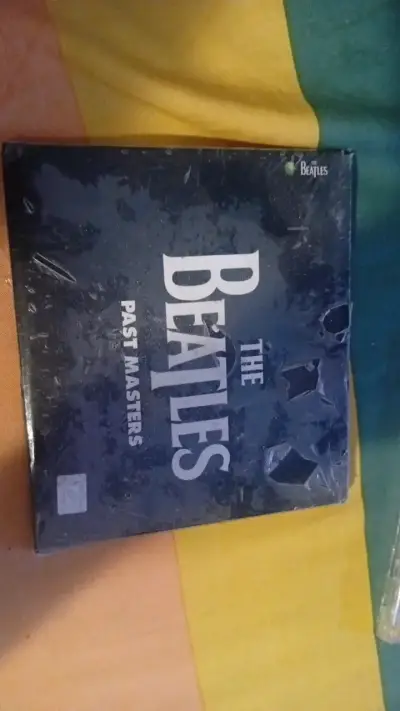 CD The Beatles Past Masters en buen estado - miniatura 1