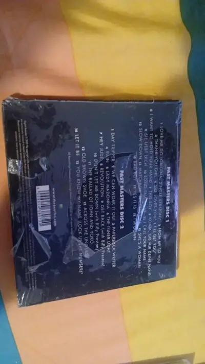 CD The Beatles Past Masters en buen estado - miniatura 2