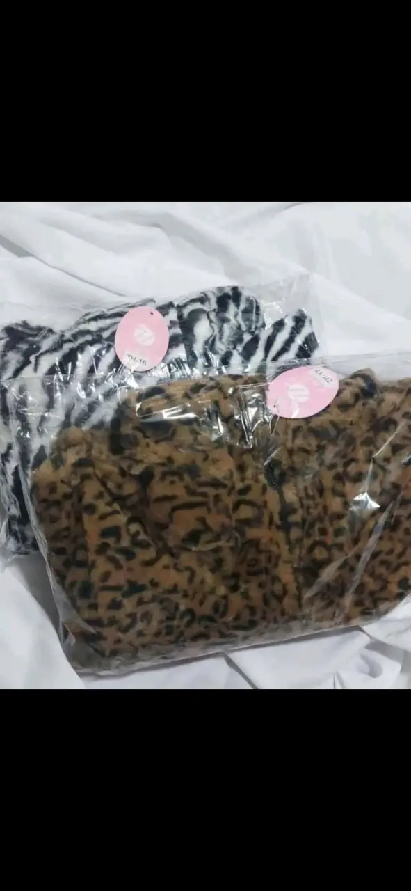Polerones de peluche animal print